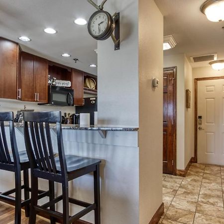 Gorgeous 2Bd 2Bth Condo With Mountain Views Pool Hot Tub Game Room Close To Parkway Pigeon Forge Exteriör bild