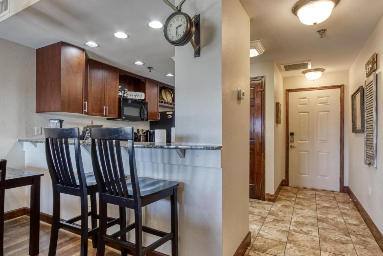 Gorgeous 2Bd 2Bth Condo With Mountain Views Pool Hot Tub Game Room Close To Parkway Pigeon Forge Exteriör bild