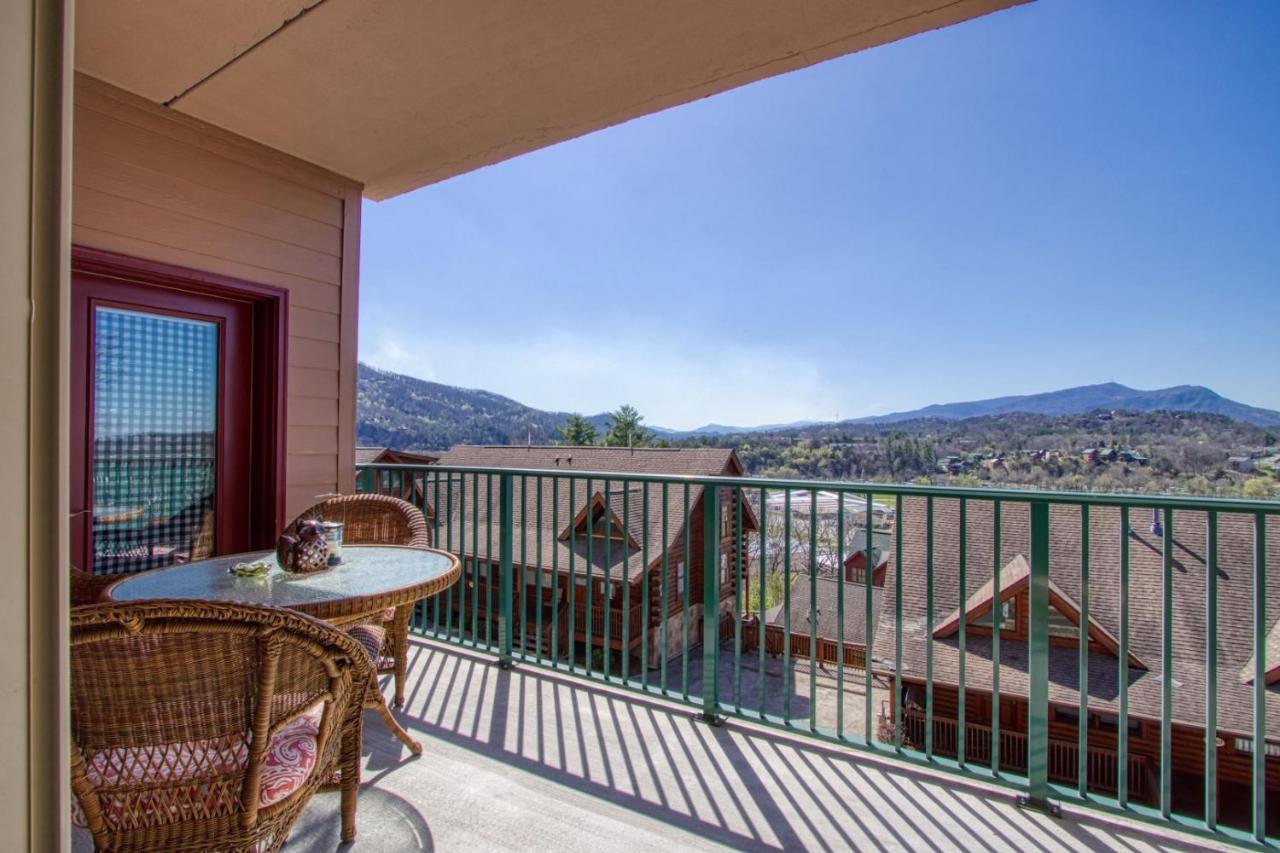 Gorgeous 2Bd 2Bth Condo With Mountain Views Pool Hot Tub Game Room Close To Parkway Pigeon Forge Exteriör bild