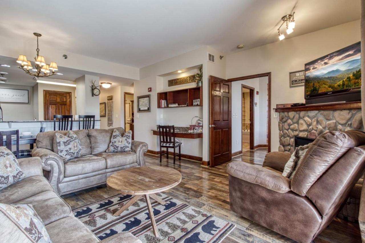 Gorgeous 2Bd 2Bth Condo With Mountain Views Pool Hot Tub Game Room Close To Parkway Pigeon Forge Exteriör bild
