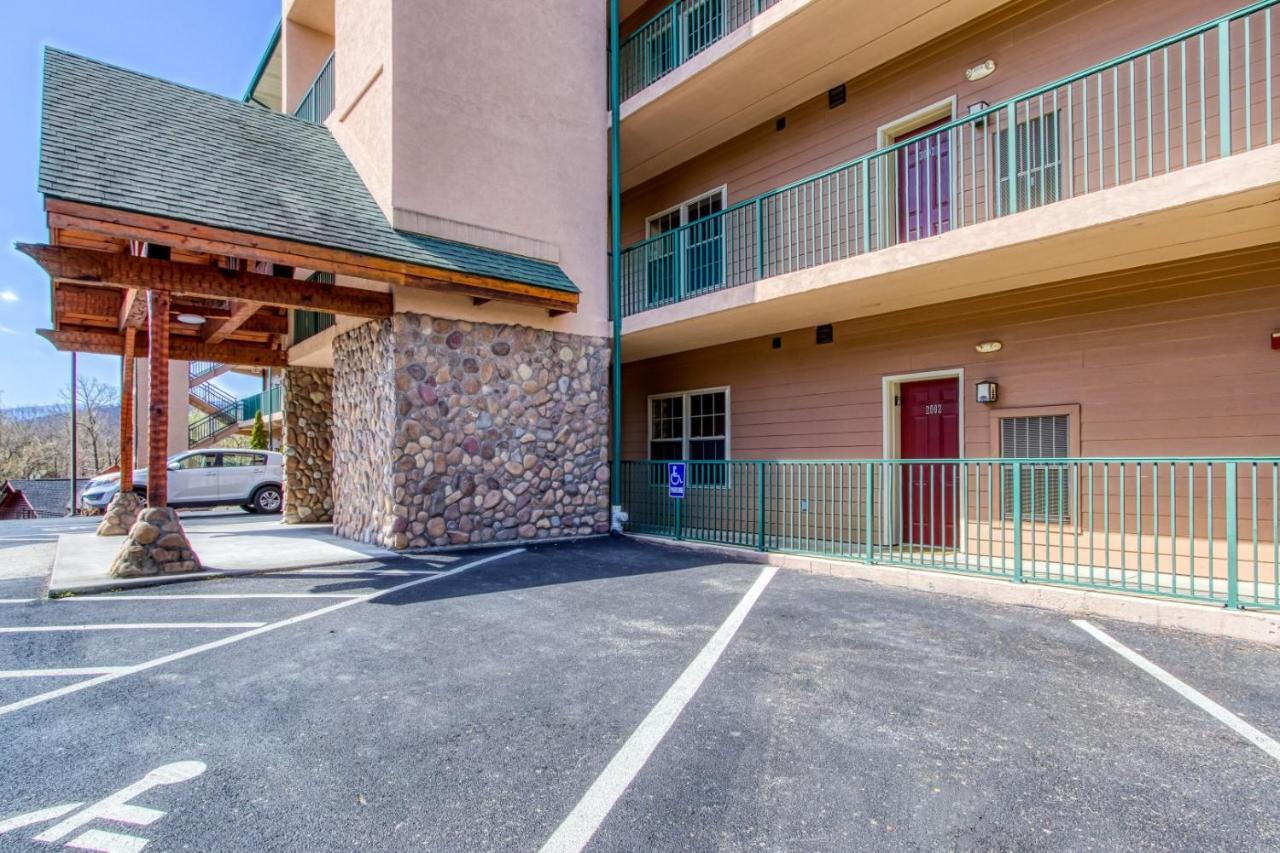 Gorgeous 2Bd 2Bth Condo With Mountain Views Pool Hot Tub Game Room Close To Parkway Pigeon Forge Exteriör bild