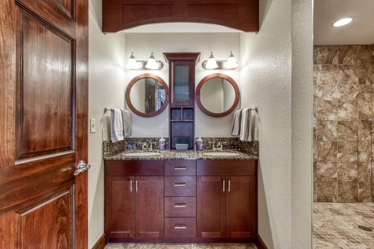 Gorgeous 2Bd 2Bth Condo With Mountain Views Pool Hot Tub Game Room Close To Parkway Pigeon Forge Exteriör bild